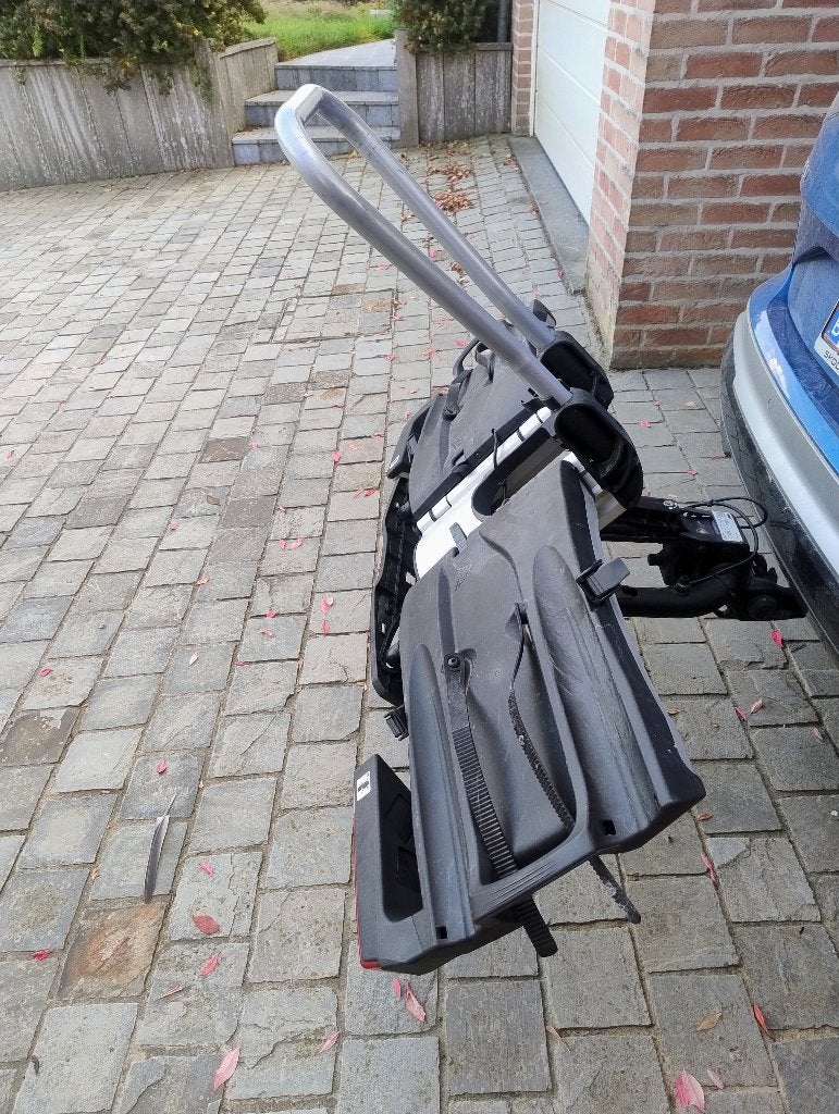 Porte vélos Thule EasyFold 932 - inclinable - pliable, Autos : Divers, Support d'attelage, Enlèvement, Utilisé, 2 vélos