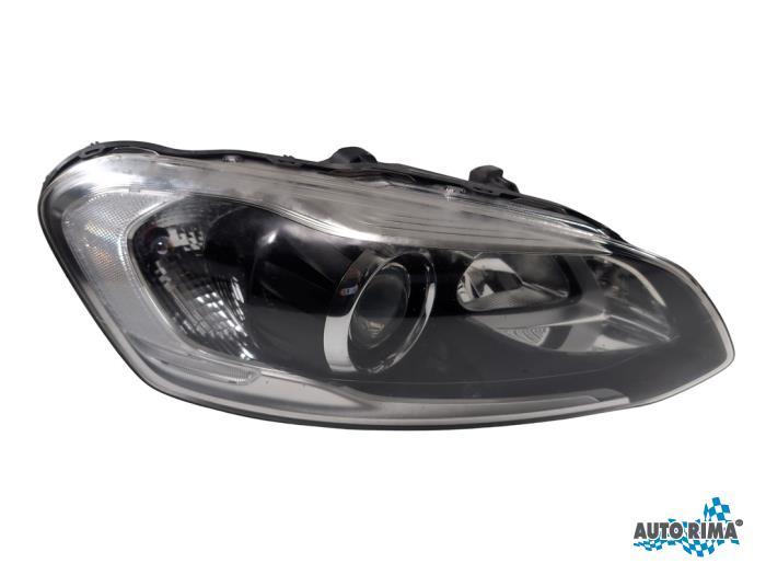 Phare droit d'un Volvo XC60, Autos : Pièces & Accessoires, Éclairage, Volvo, Utilisé, 3 mois de garantie, Enlèvement ou Envoi