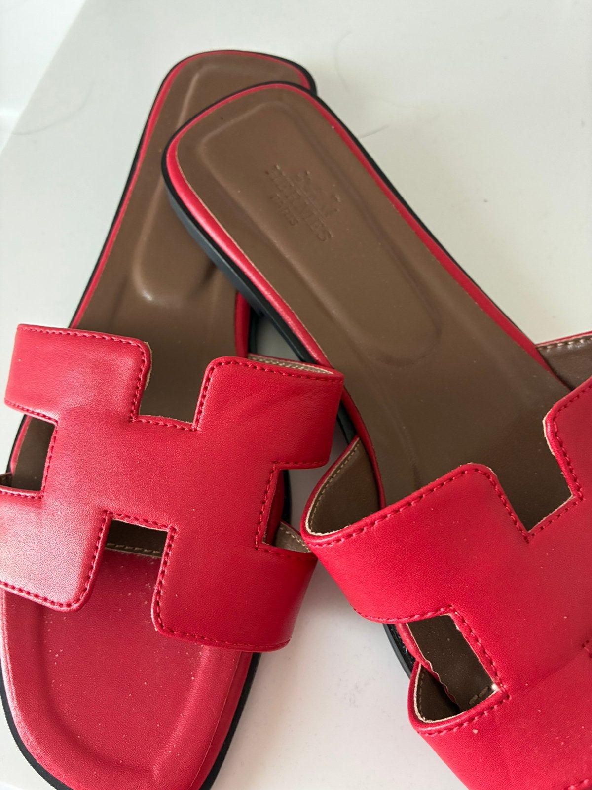 Hermes slippers, Kleding | Dames, Schoenen, Ophalen of Verzenden, Zo goed als nieuw, Slippers