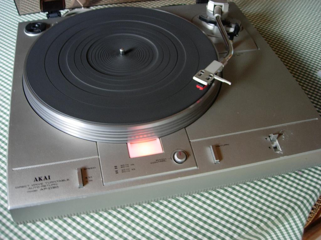 Akai AP-D30 Japan Direct Drive wordt getest, Ophalen, Refurbished, Akai, Automatisch