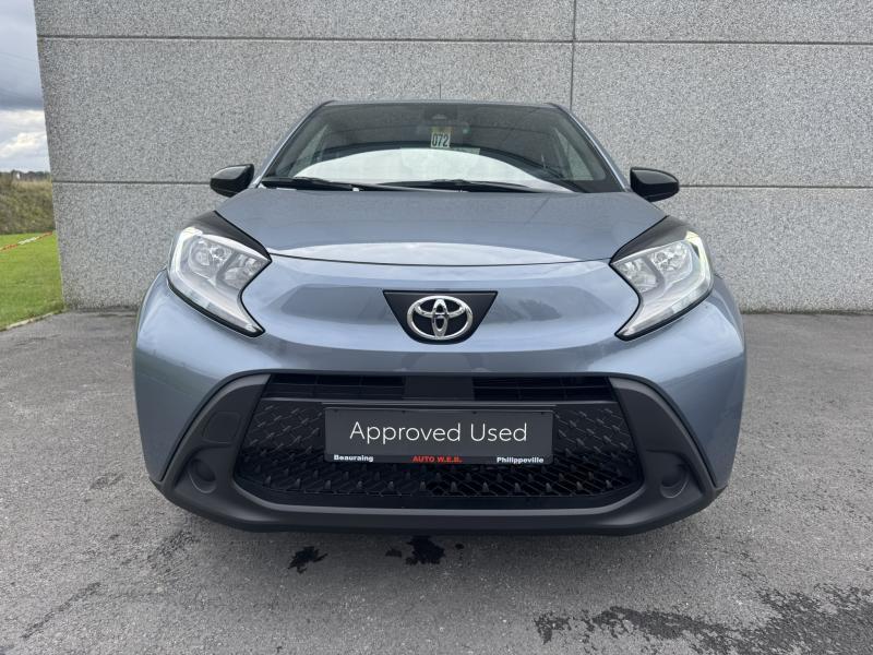 Toyota Aygo X 1.0Ess. AUTO CVT play avec seulement 25 881 km, Auto's, Toyota, Automaat, Blauw, 72 pk, USB