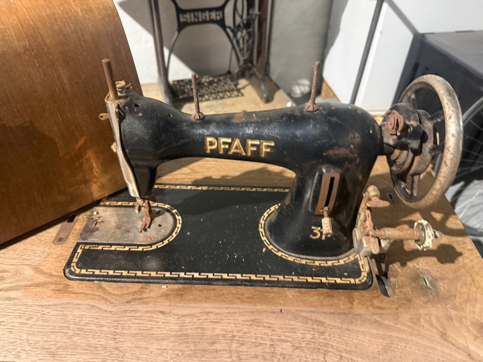 PFAFF '31 PROD.1932 avec outils et manuel, Antiquités & Art, Antiquités | Machines à coudre, Enlèvement