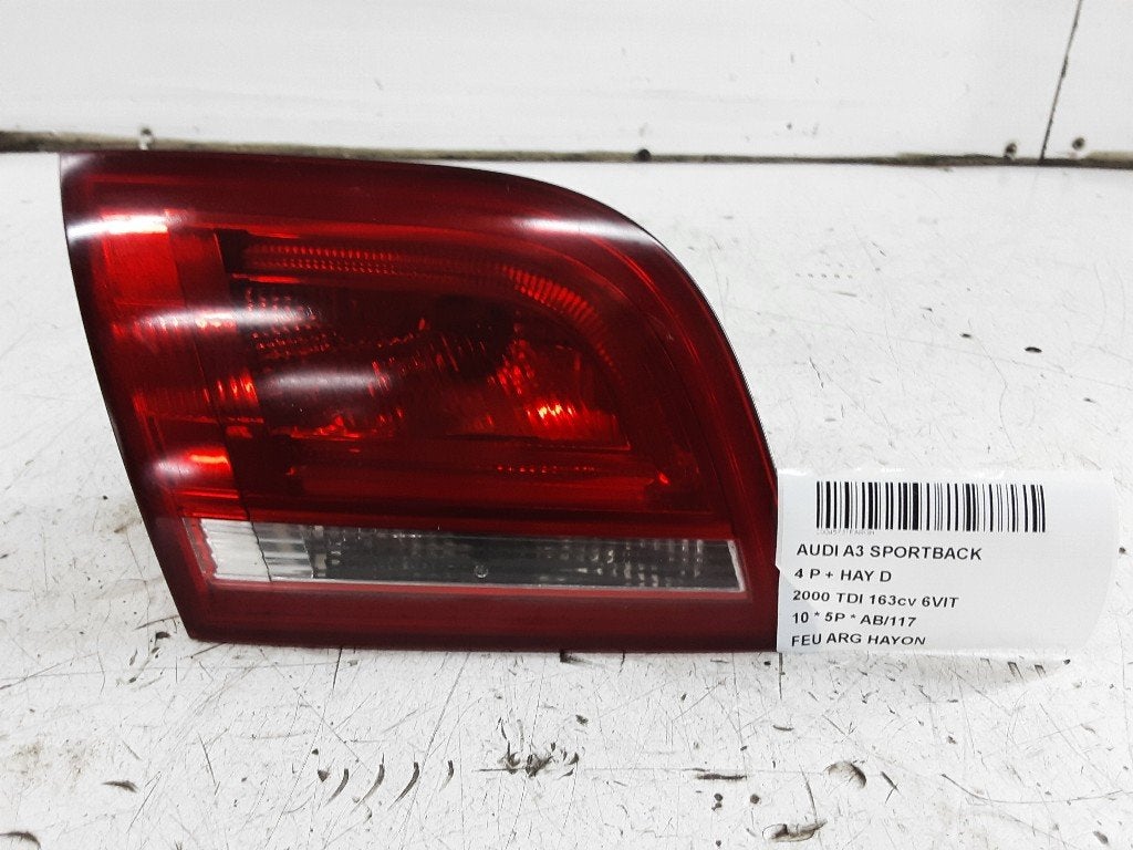 ACHTERLICHT LINKS ACHTERKLEP Audi A3 Sportback (8PA), Gebruikt, Mevr. I. Hauben, Audi, Rue de l'Espoir 34 34
4030  GRIVEGNÉE, BE