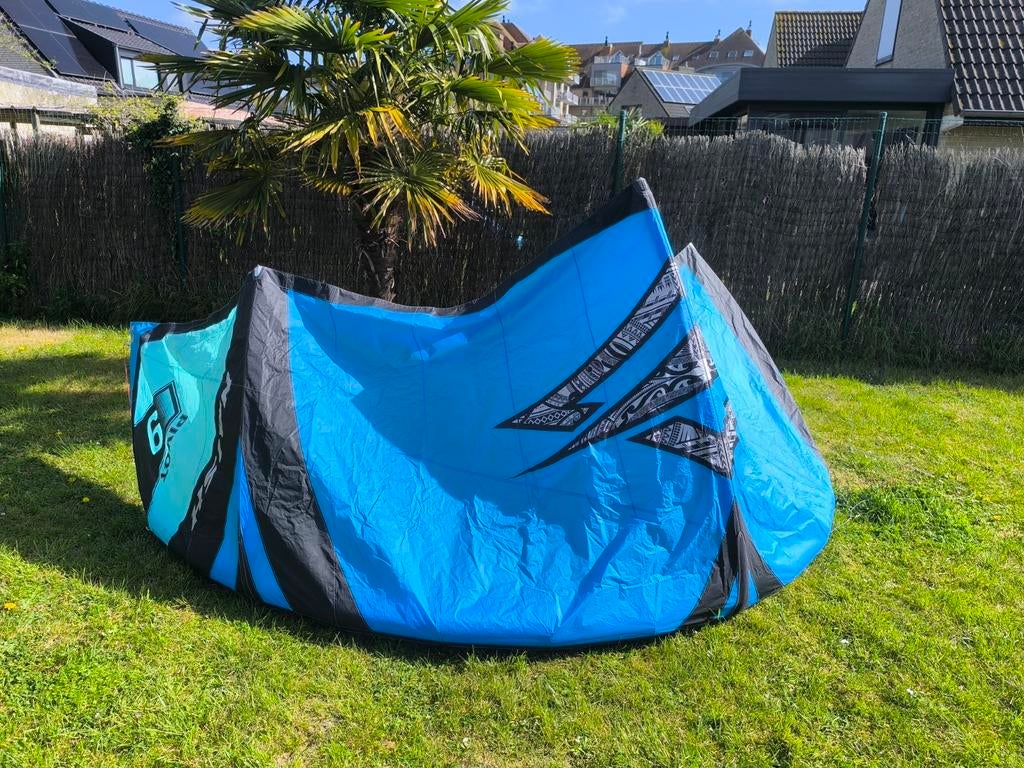 Naish Pivot 9m TOPSTAAT, Watersport en Boten, Kitesurfen, Ophalen, Kite