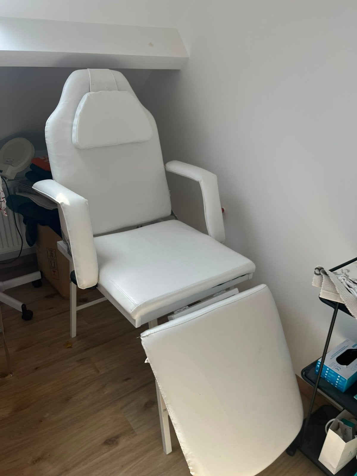 Opvouwbare Behandelstoel/ LED loeplamp, Ophalen, Zo goed als nieuw, Massagestoel of Kussen
