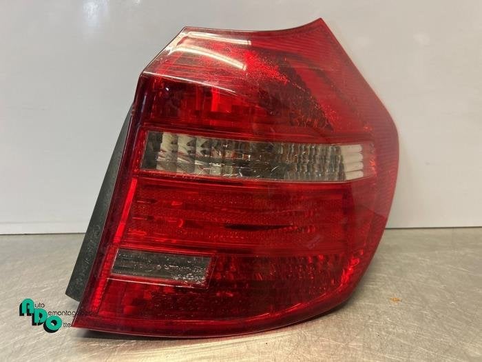 Achterlicht rechts van een BMW 1-Serie (1-Serie 03-), Gebruikt, -, -, Ophalen of Verzenden