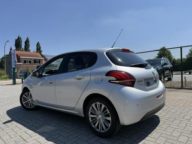 Peugeot 208 1.2 Benzine Style model | Navi | 1 JAAR GARANTIE, Autos, Peugeot, Achat, Entreprise, Boîte manuelle, 5 portes