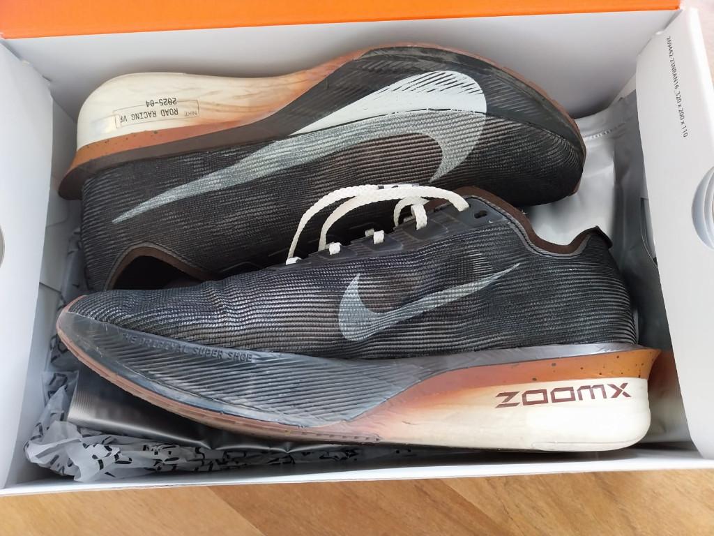 Nike Vaporfly Next 4 % pour hommes, Sports & Fitness, Course, Jogging & Athlétisme, Course à pied, Chaussures de course à pied