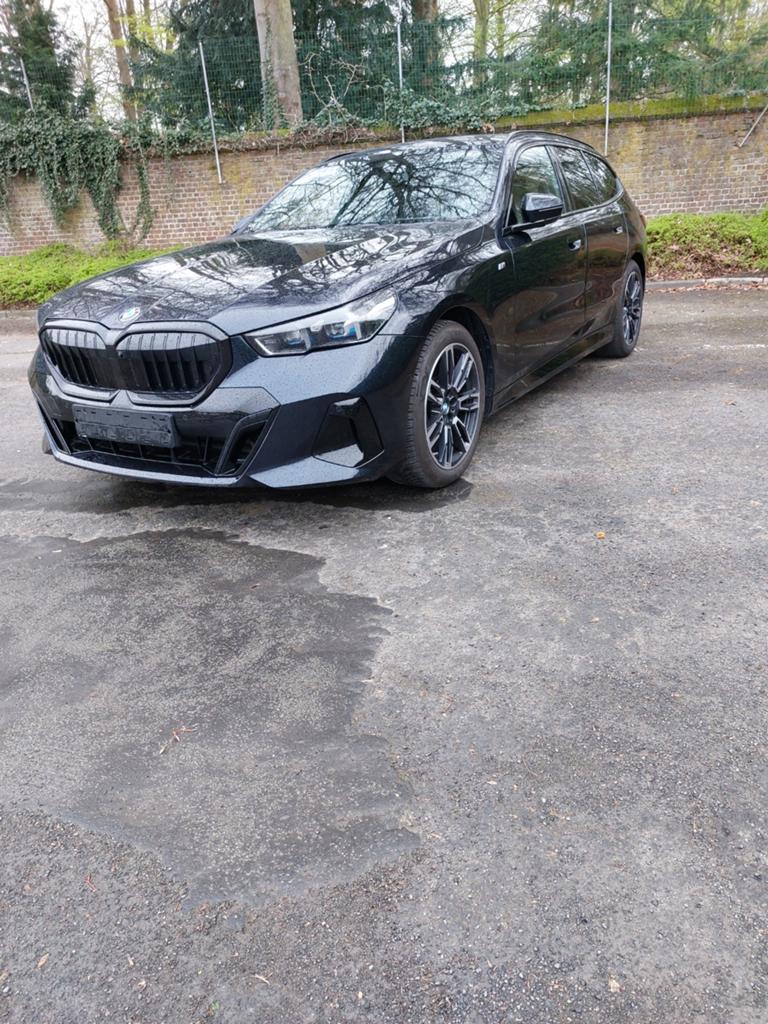 BMW 520I  .  4 / 2025  . 27500 KM, Auto's, Automaat, Euro 6, Leder, Particulier