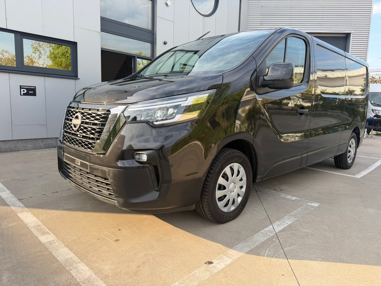 Nissan Primastar L2H1 2.0 dCi 150 PK AUTOMAAT 2025 40.000 km, Auto's, Bestelwagens en Lichte vracht, Automaat, 4 deurs, Stof, Zwart