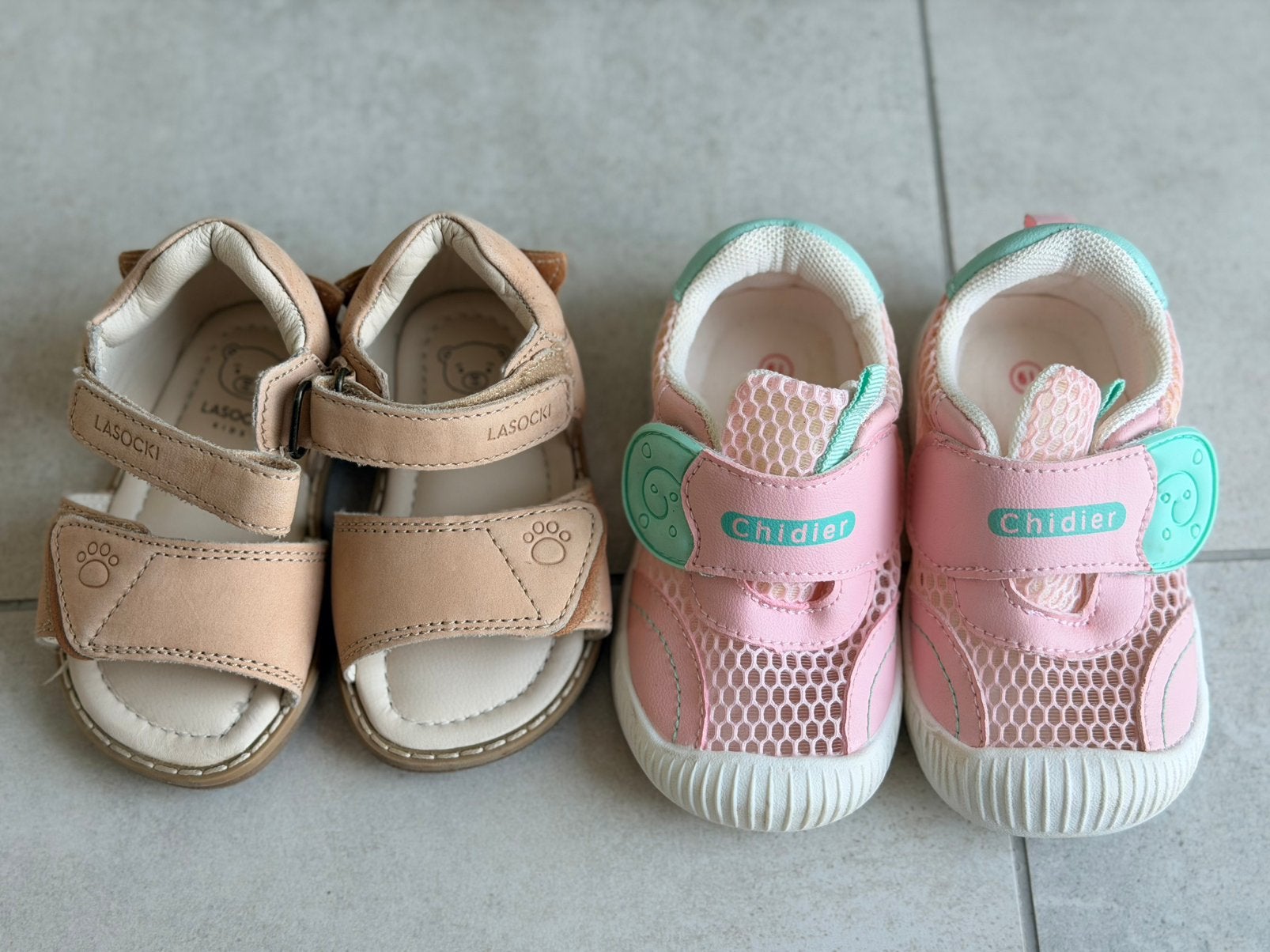 Set van 2 paar kindersandalen / schoenen (maat XX), Kinderen en Baby's, Ophalen, Zo goed als nieuw