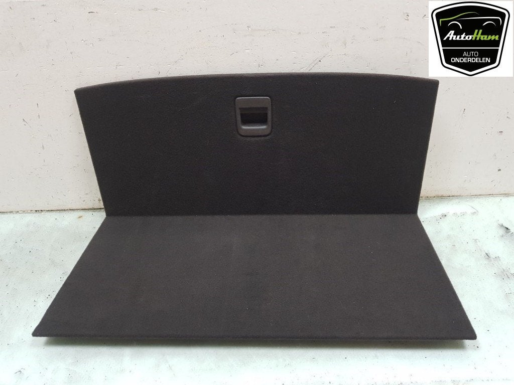 TAPIS DE COFFRE Macan (95B) (|95B861531OF2|95B861531|), Porsche Deutschland GmbH, Porscheplatz 1
70435  Stuttgart, DE, Porsche