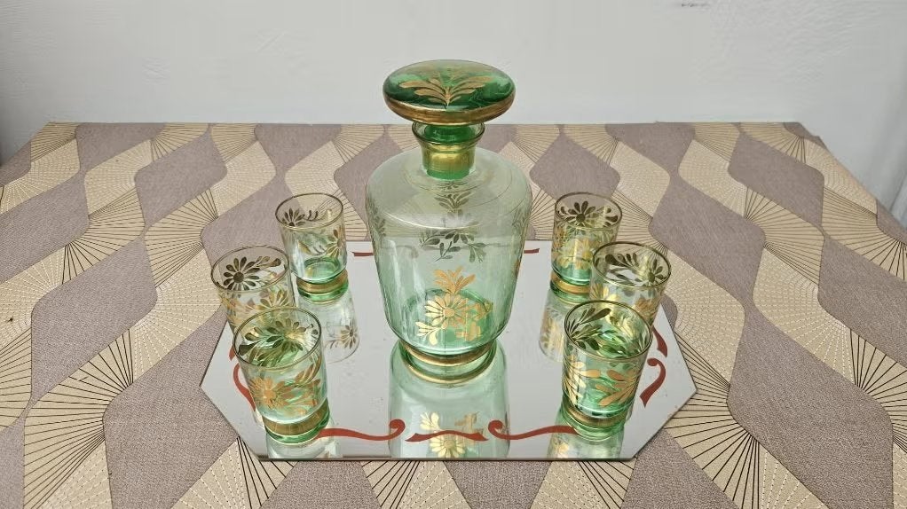Glazen karafset met 6 glaasjes op spiegelplateau, Antiek en Kunst, Ophalen