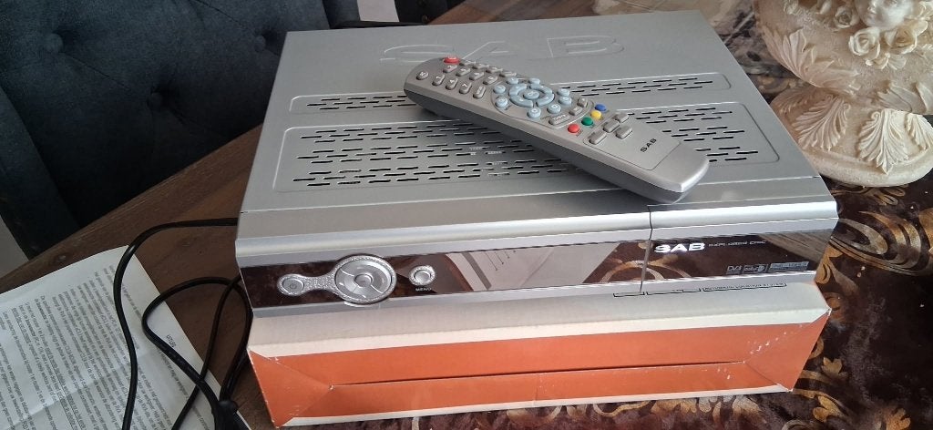 satelietschotel met ontvanger, Ophalen, Zo goed als nieuw, (Schotel)antenne