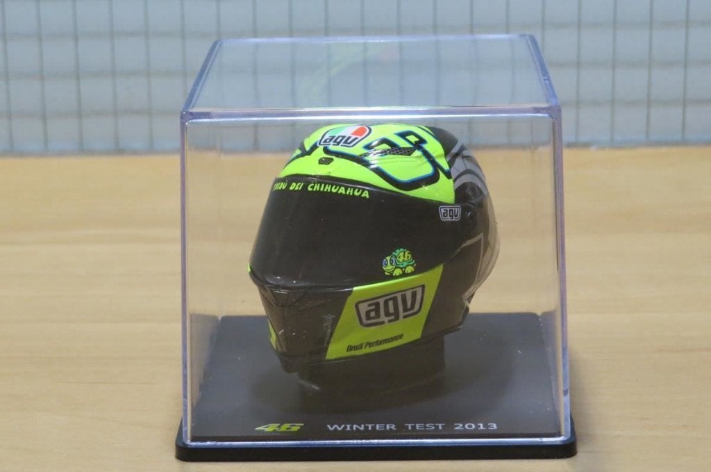 Valentino Rossi AGV helmet 2013 test Sepang 1:5, Enlèvement ou Envoi, Neuf, 1:5 à 1:8, Moteur