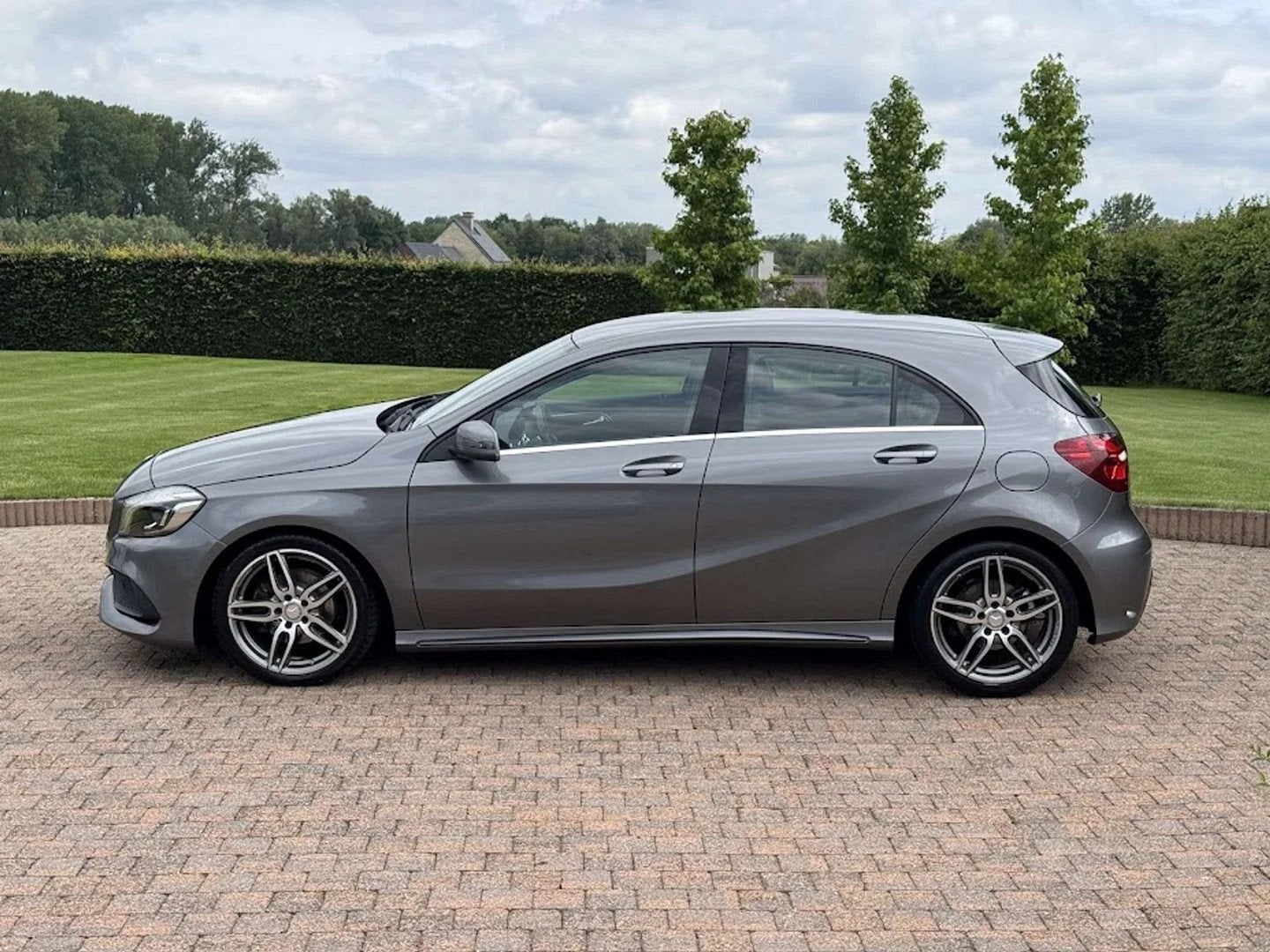 Mercedes-Benz A-CLASS 180 hatch / AMG Line / NAVI / CAM / AI, Achat, Euro 6, Entreprise, Boîte manuelle