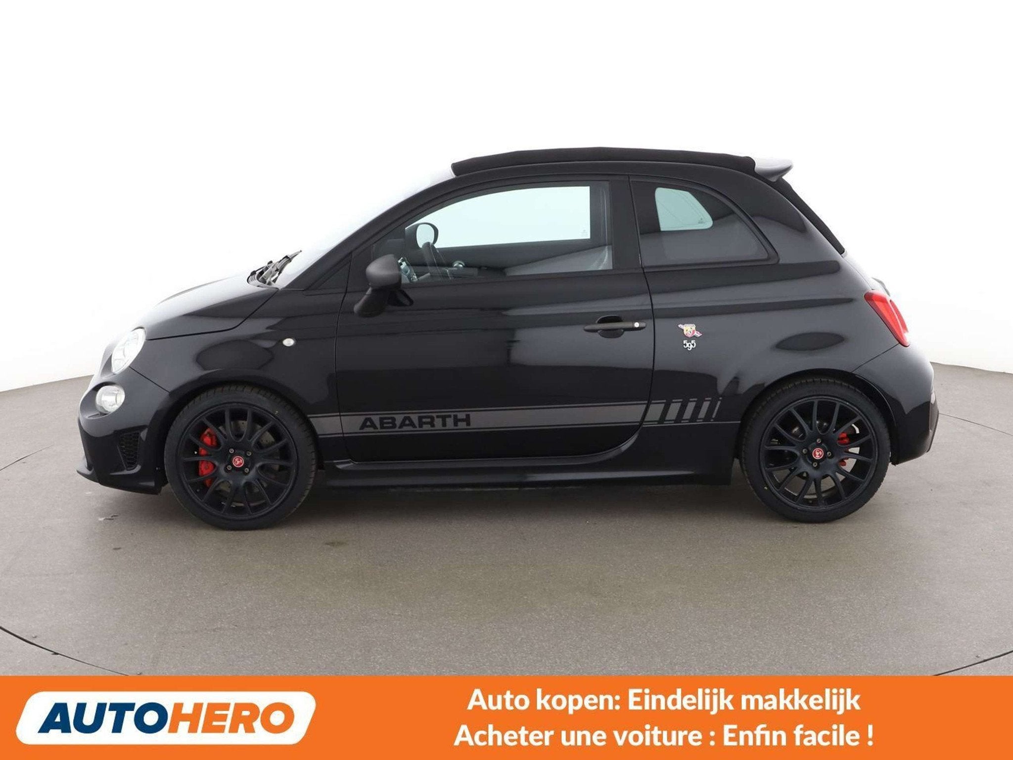 Abarth 595C 1.4 Competizione (bj 2017, automaat), Auto's, 4 zetels, Zwart, Cabriolet, Zwart