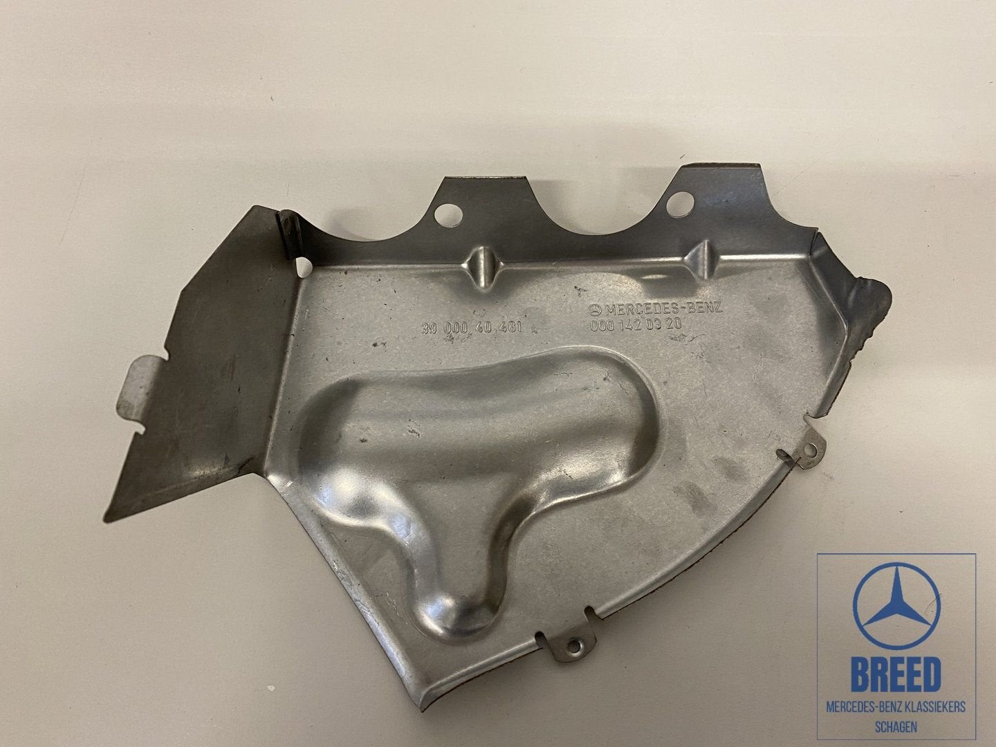 NOS hitteschild luchtverwarming voor Mercedes-Benz M110 W114, Autos : Pièces & Accessoires, Systèmes d'échappement, Neuf, -, -