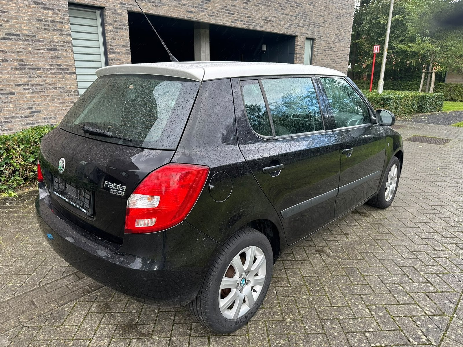 Skoda Fabia 1.2Benzine Met Roos Formulier, Auto's, Electronic Stability Program (ESP), Stof, 140 g/km, Zwart