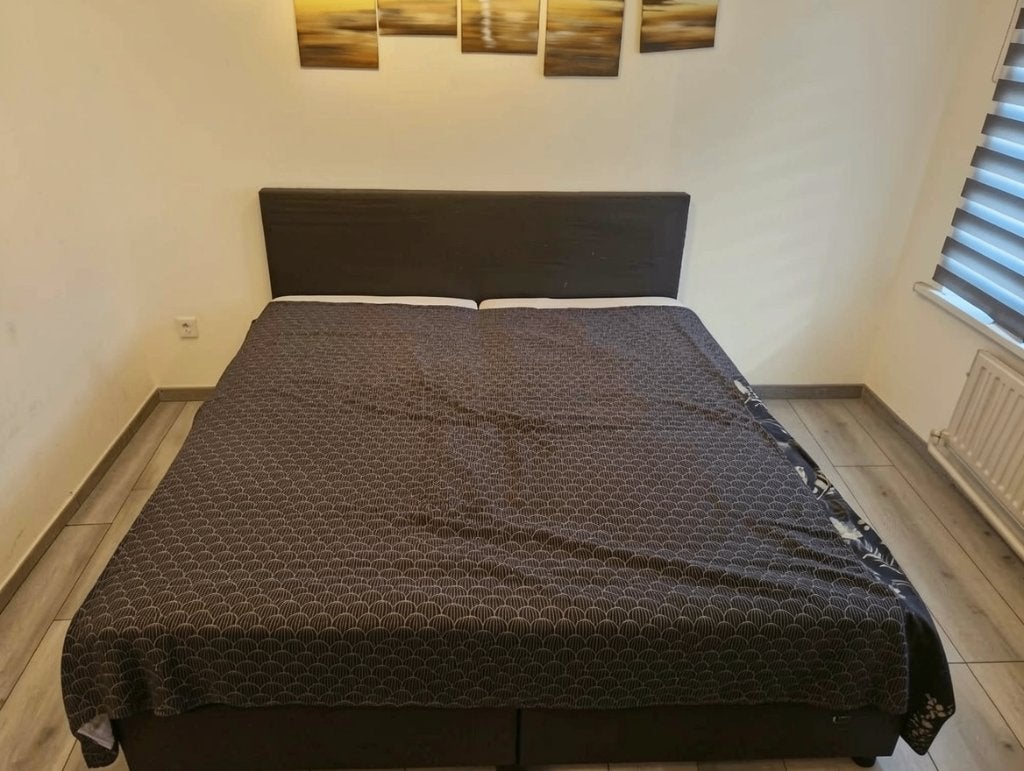 boxspring bed 200x190, Maison & Meubles, Chambre à coucher | Lits boxsprings, Enlèvement, Utilisé, Deux personnes, Noir