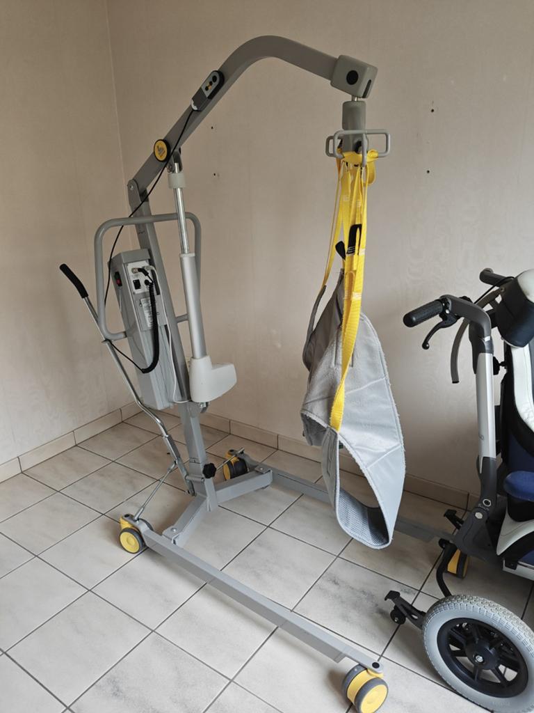 Mechanische tillift met tilband – goede staat, Diversen, Verpleegmiddelen, Ophalen