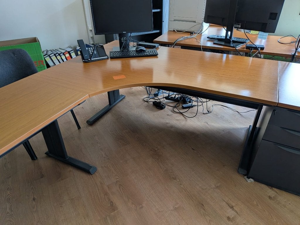 2 grands bureaux en parfait état + armoires & tiroires, Maison & Meubles, Bureaux, Comme neuf, Brun, Bureau-armoire combiné, 200 cm