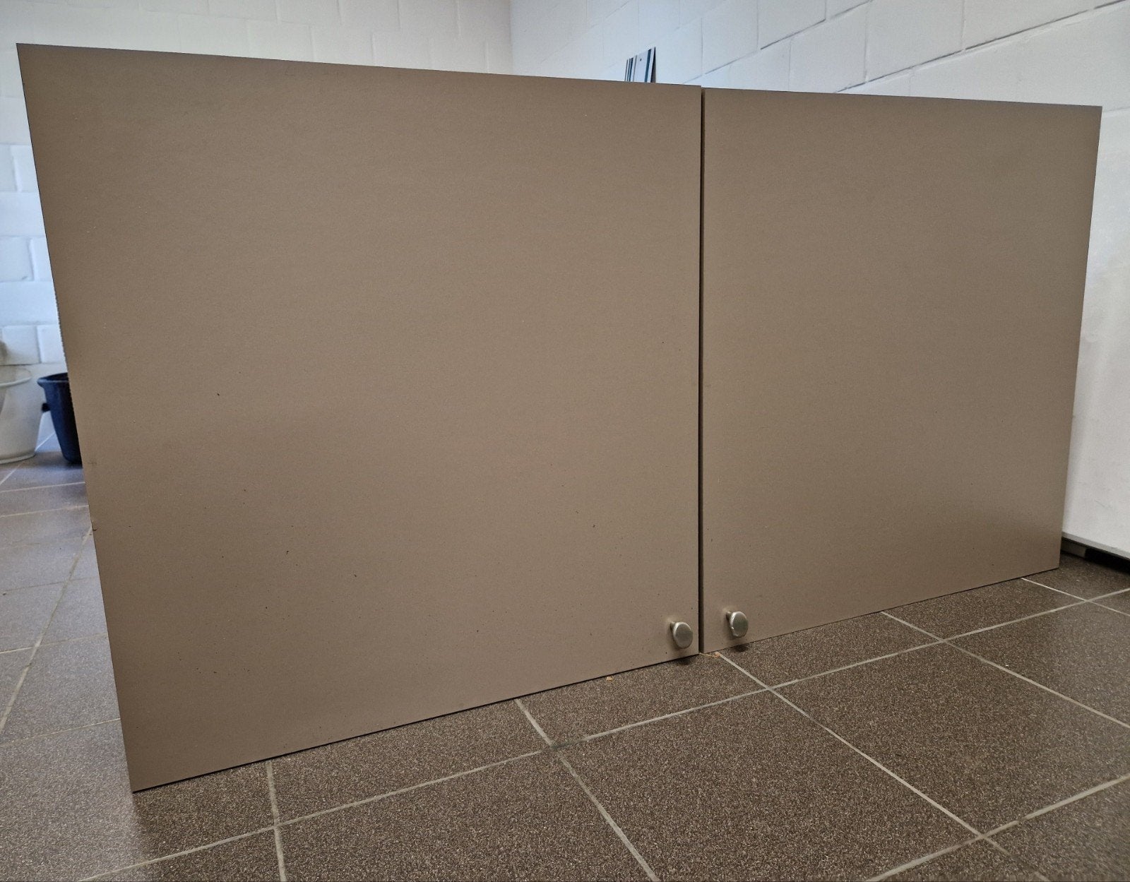 Hangkast te koop, Ophalen