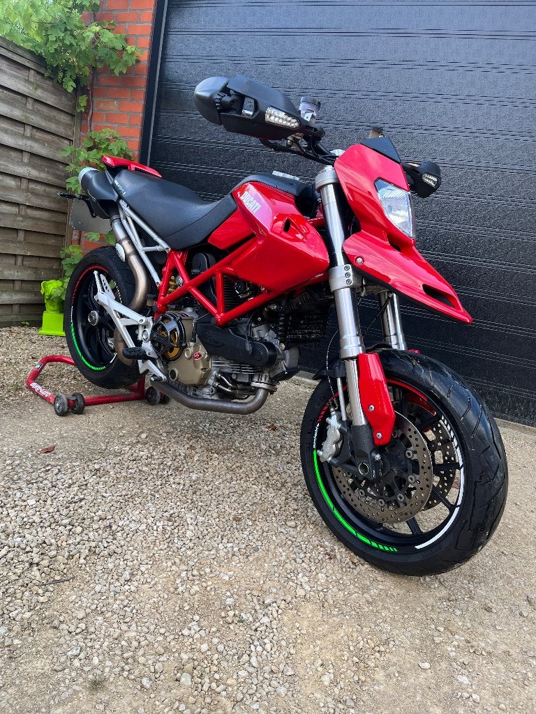 Ducati hypermotard 1100, Motoren, Motoren | Ducati, Sportuitlaat, 2 cilinders, Motorrijbewijs A, Gebruikt