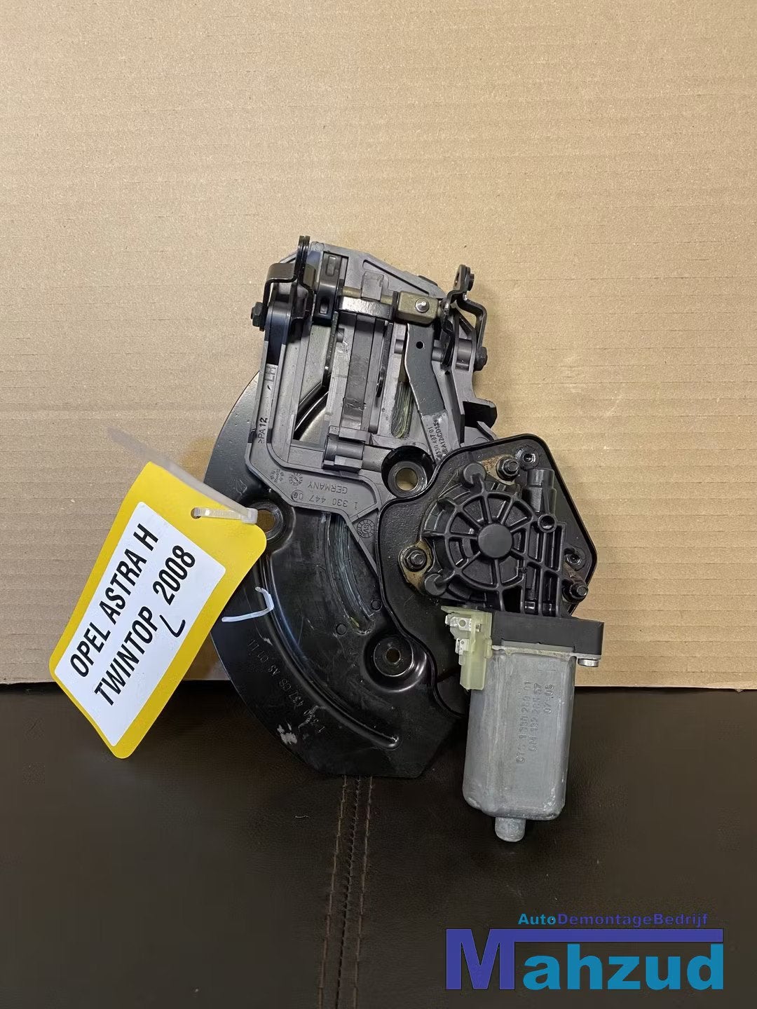 OPEL ASTRA H Twintop dakmotor cabrio motor links 2005-2010, Opel Automobile GmbH, Opel, Bahnhofsplatz 1
65423  Russelsheim am Main, DE