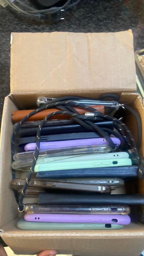 Te koop iPhone11 en 12, Ophalen, Zo goed als nieuw