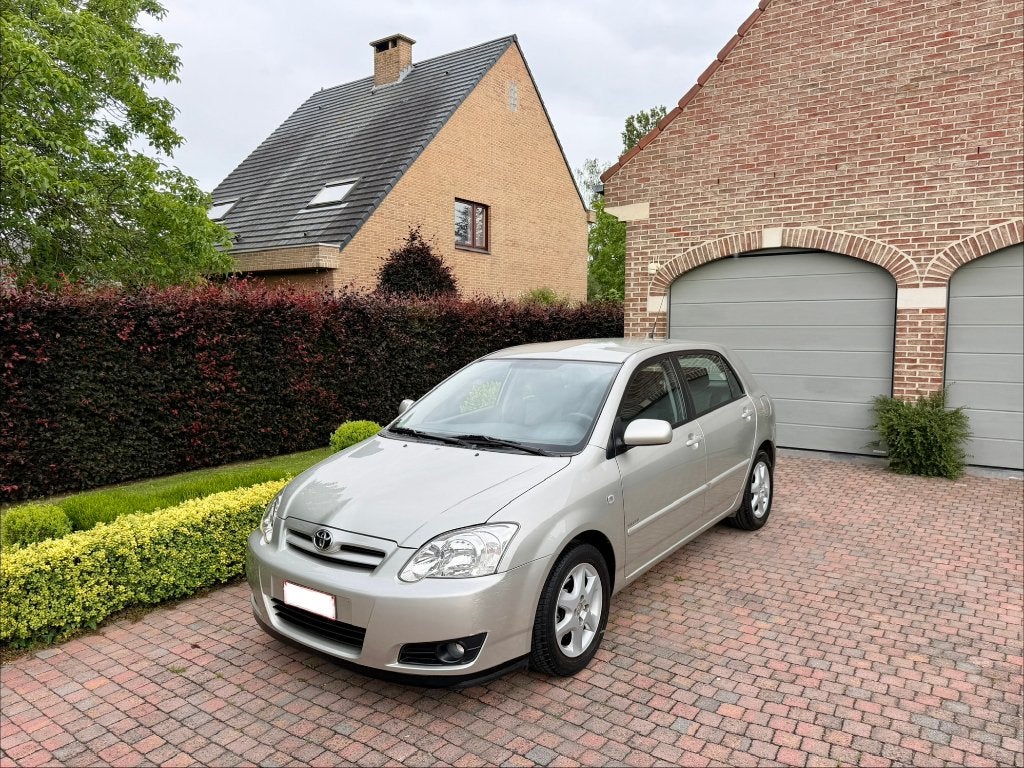 Toyota Corolla 1.4 VVT-i SilverLine 74.907km! Inschrijfklaar, Voorwielaandrijving, Stof, 4 cilinders, Corolla