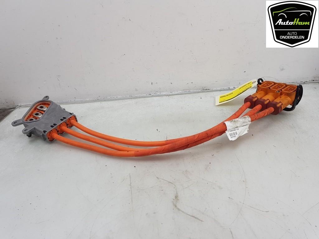 CÂBLE HT (HAUTE TENSION) ABS XC60 II (UZ) (|32376357|), Info@volvocars.com, Volvo Car Germany GmbH, Siegburger Straße 229
50679  Köln, DE