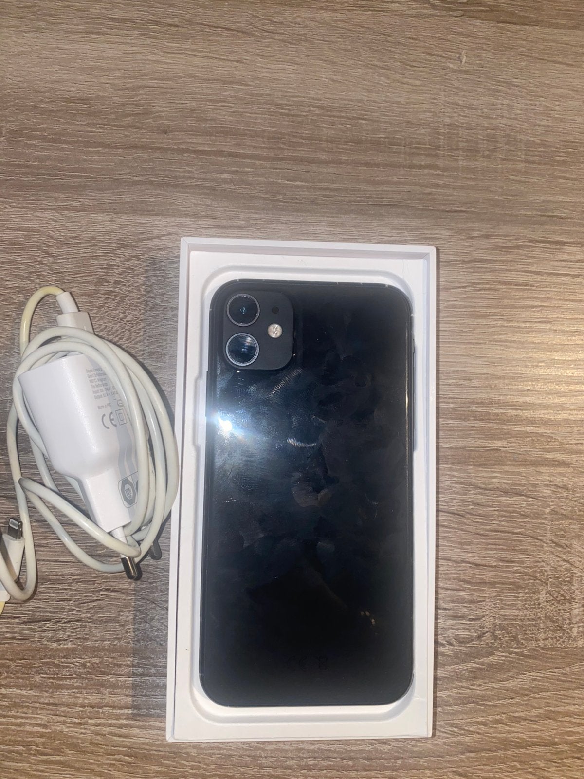 Iphone 11 met doosje nog geen jaar oud, Ophalen of Verzenden, Zo goed als nieuw