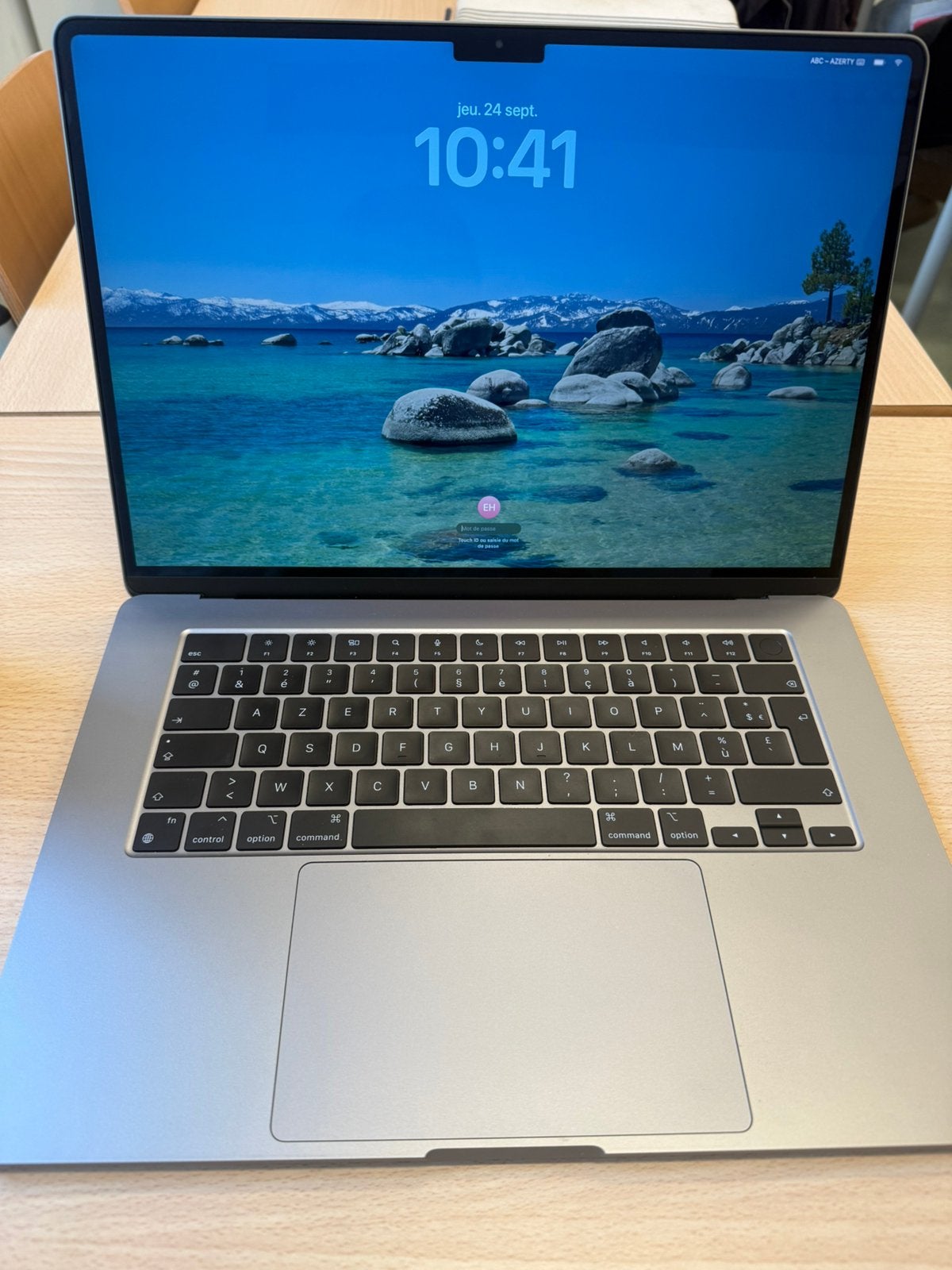 MacBook Air 15″ M2 – 2023 – 8 Go RAM – 256 Go, 256 GB, 8 GB, Comme neuf, Azerty