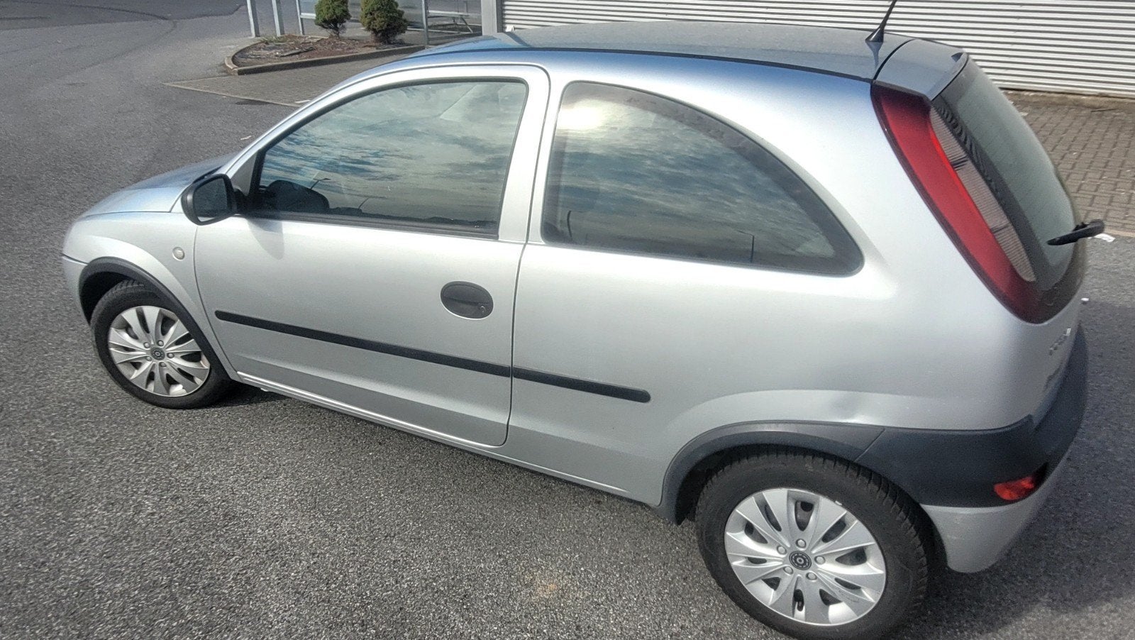 OPEL CORSA 03+1.2ES+EURO 4+CTOK +FEUILLE ROSE À 1299EU, Achat, Entreprise, Boîte manuelle, Corsa