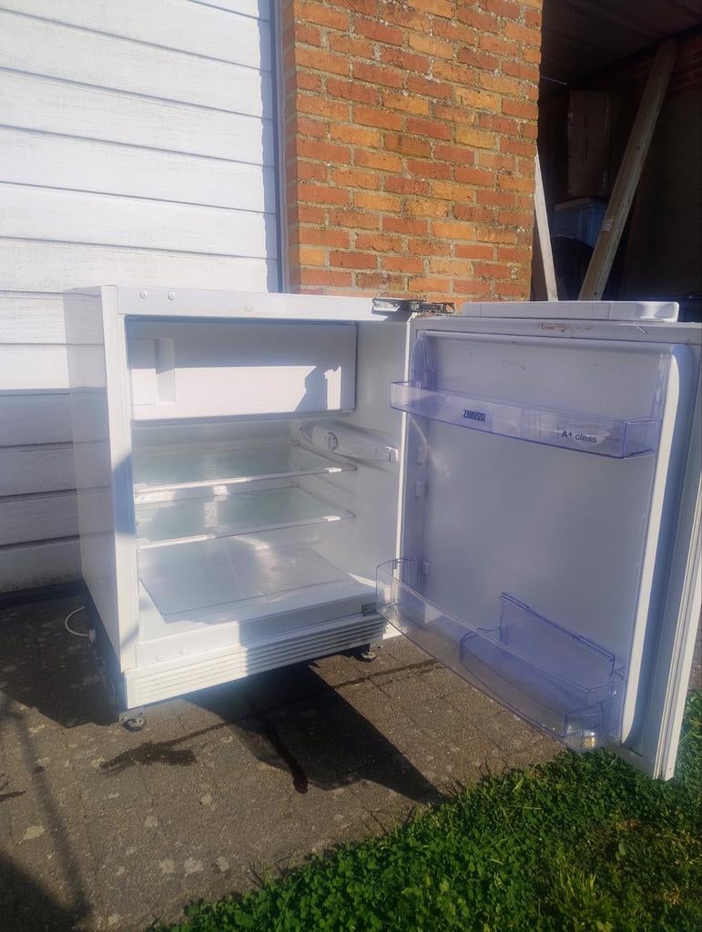 Ijstkast, Elektronische apparatuur, Ophalen