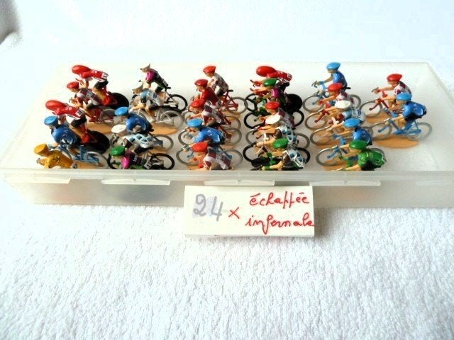 24 Cyclistes miniatures Lotto, Quick-Step, Lampre, Saxo, etc, Collections, Enlèvement ou Envoi, Autres types