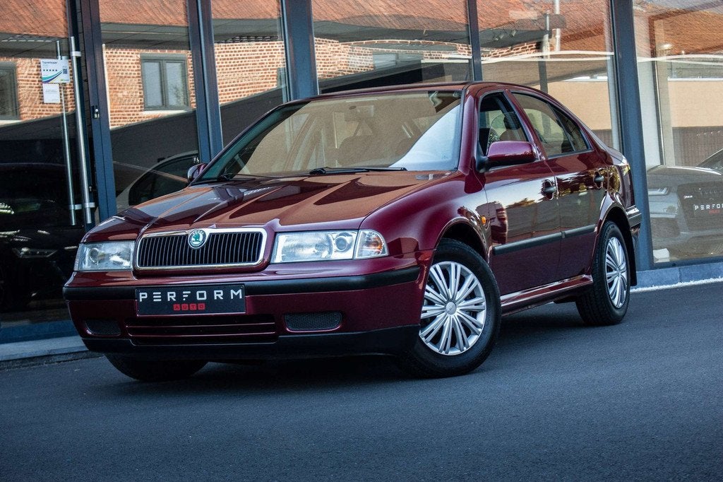 Skoda Octavia 1.6i GLX *1STE EIGENAAR*FULL SERVICE*AUTOMAAT*, Auto's, Skoda, Automaat, Stof, Gebruikt, Zwart