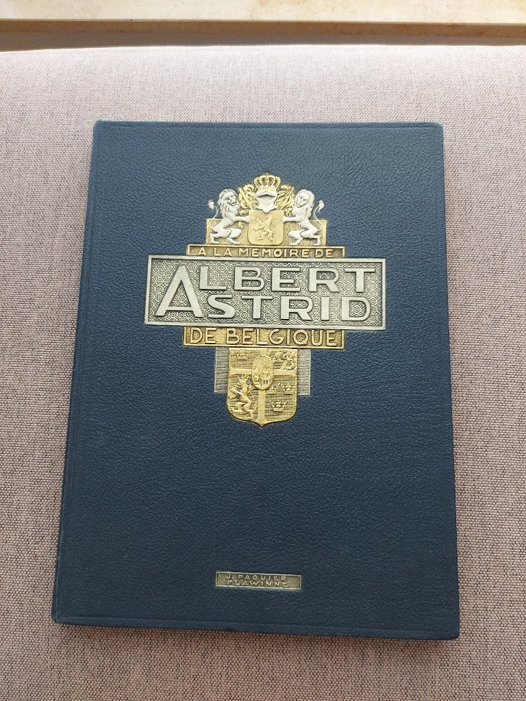 Le livre de collection historique (années 1930)., Collections, Enlèvement ou Envoi, Utilisé, Autres types