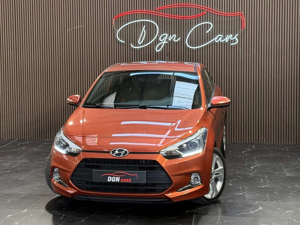 Hyundai i20 i20 Coupé 1.4 CRDi Sport (bj 2015), Stof, Gebruikt, 1396 cc, https://public.car-pass.be/vhr/144f5343-bf23-4e7d-8053-743ccb1f7457