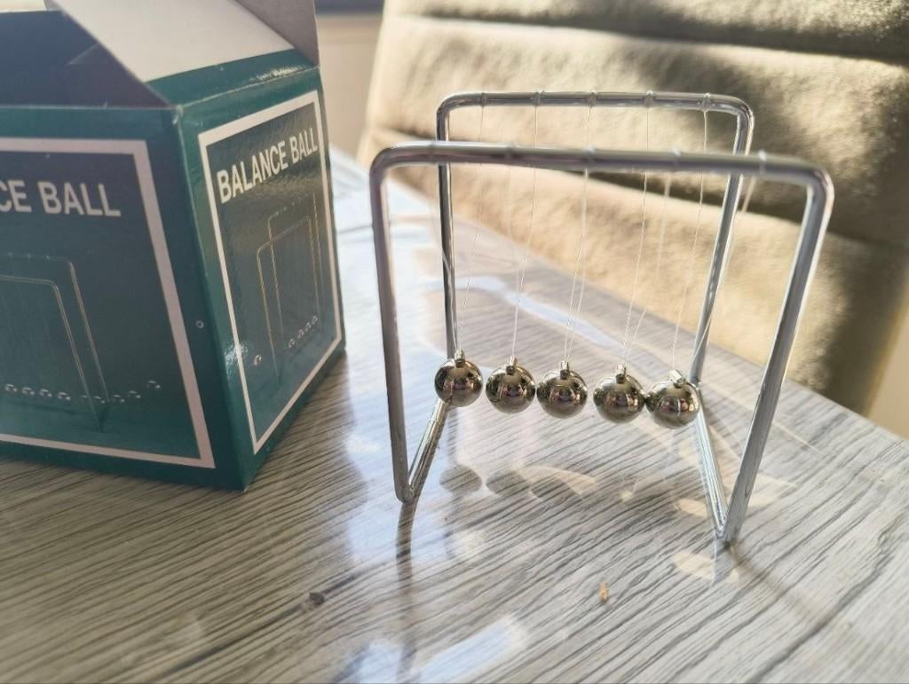 Newton's cradle nieuw, Huis en Inrichting, Woonaccessoires | Overige, Nieuw, Ophalen
