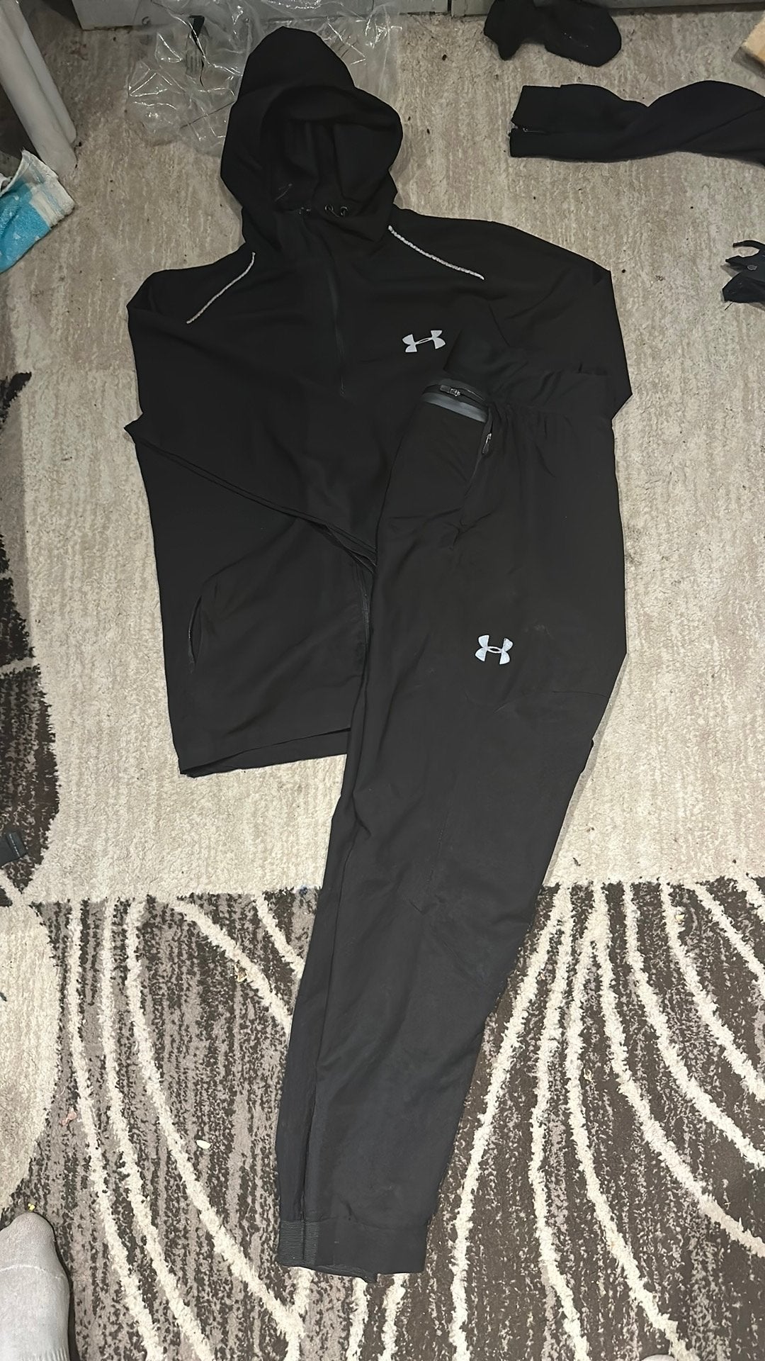Under armour trainingspak, Ophalen of Verzenden, Zo goed als nieuw, Maat 52/54 (L)