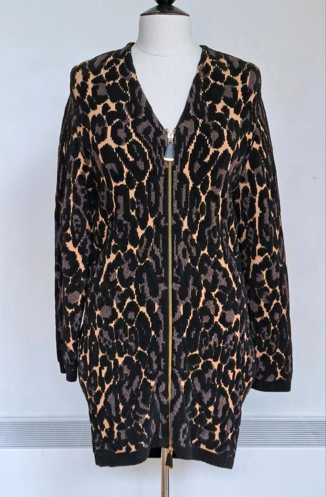 ESCADA.        (NOUVEAU 1199€ !), Enlèvement ou Envoi, Taille 38/40 (M)