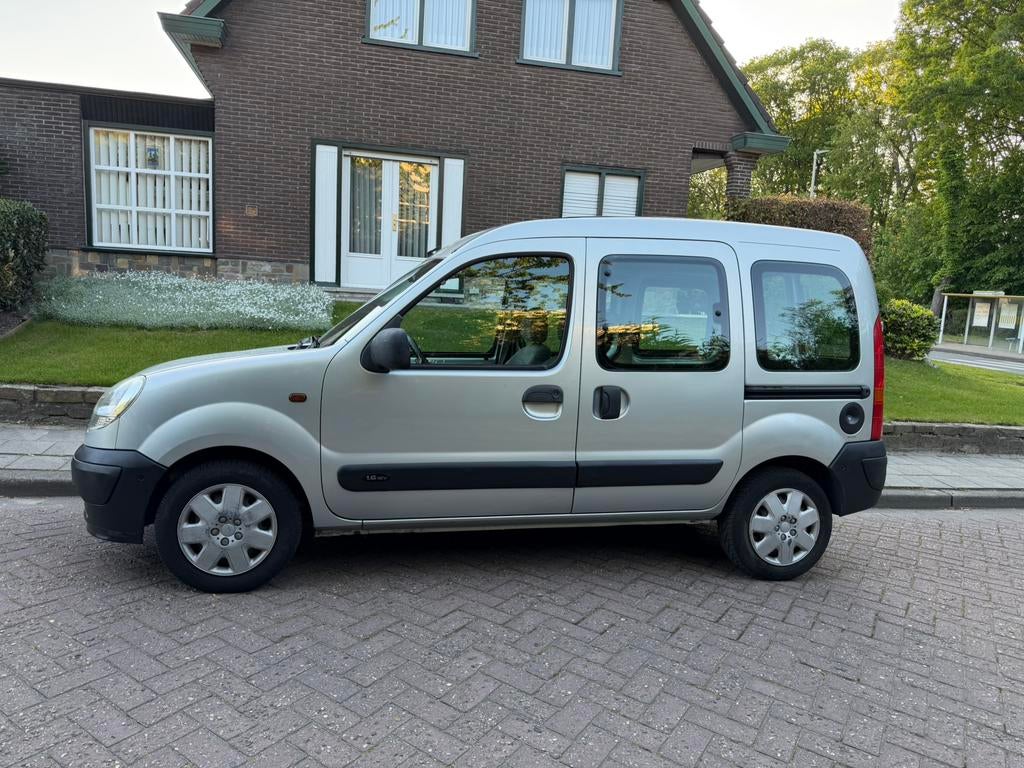 Renault Kangoo lichte vracht 1.6i benzine AUTOMAAT 072000km, Auto's, Automaat, Euro 4, Parkeersensor, Bedrijf