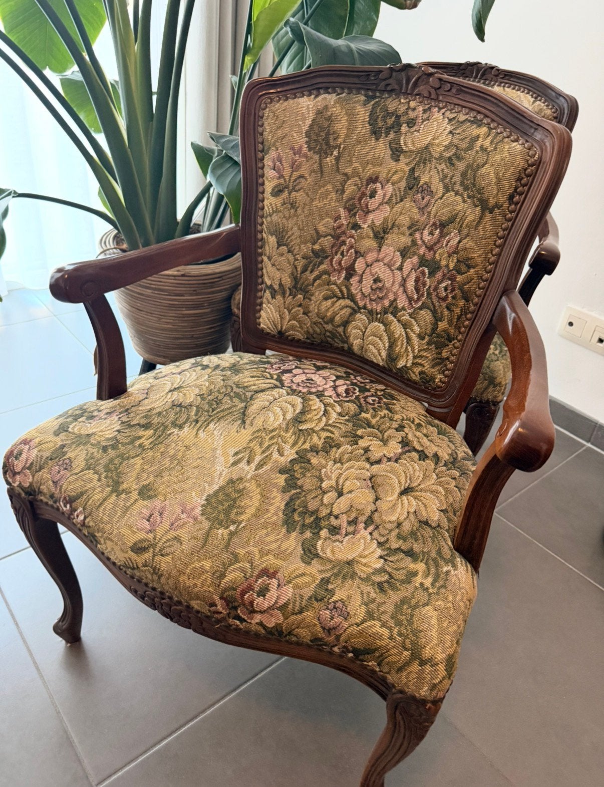 Prachtige antieken fauteuils (2), Ophalen