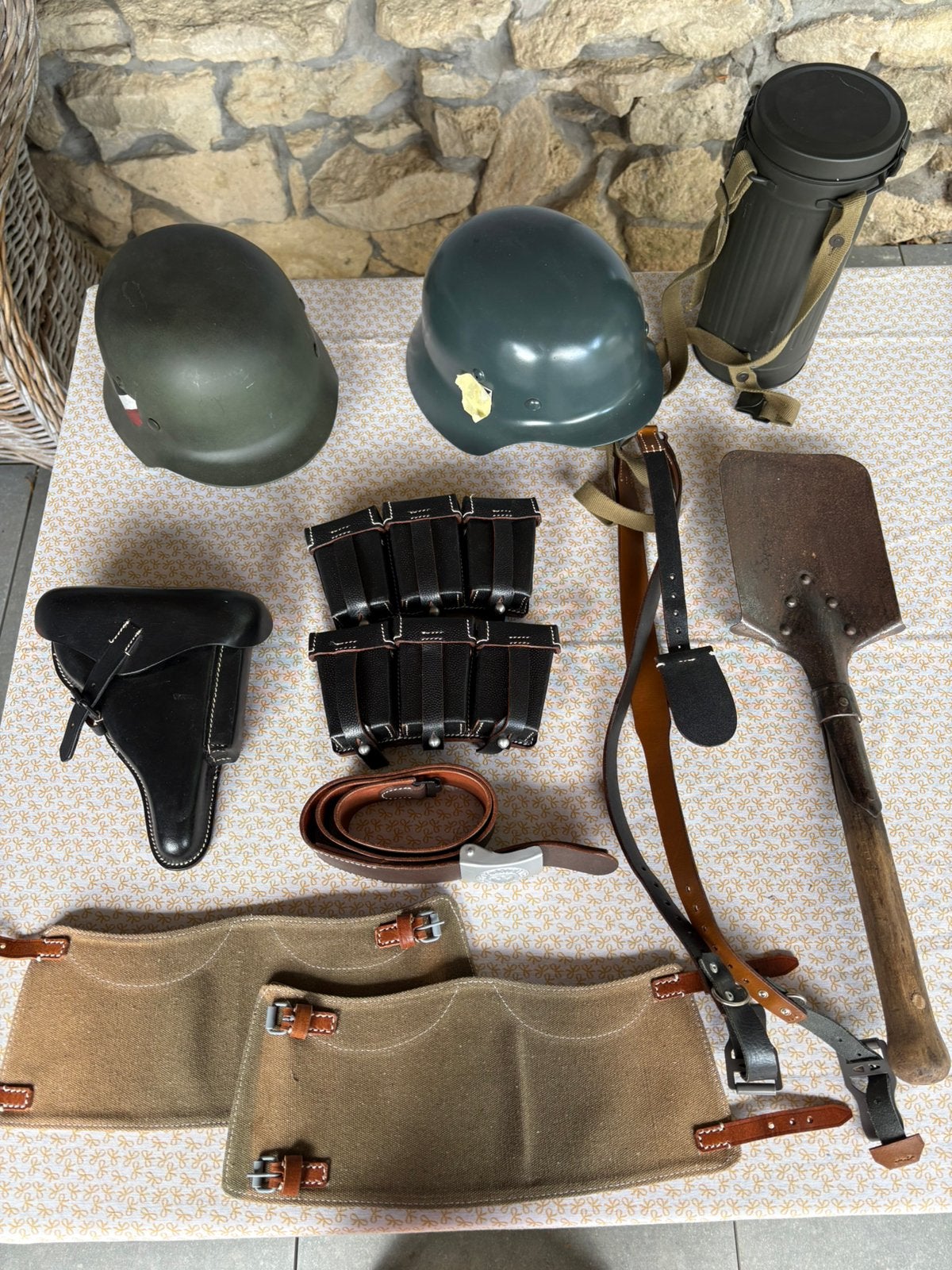 Verzameling militaria, Ophalen