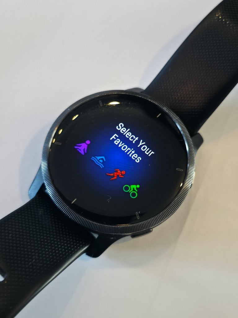 Garmin Venu 2 45 mm GPS smartwatch + laadkabel, Handtassen en Accessoires, Sporthorloges, Gebruikt, Carmin, Zwart, Ophalen of Verzenden