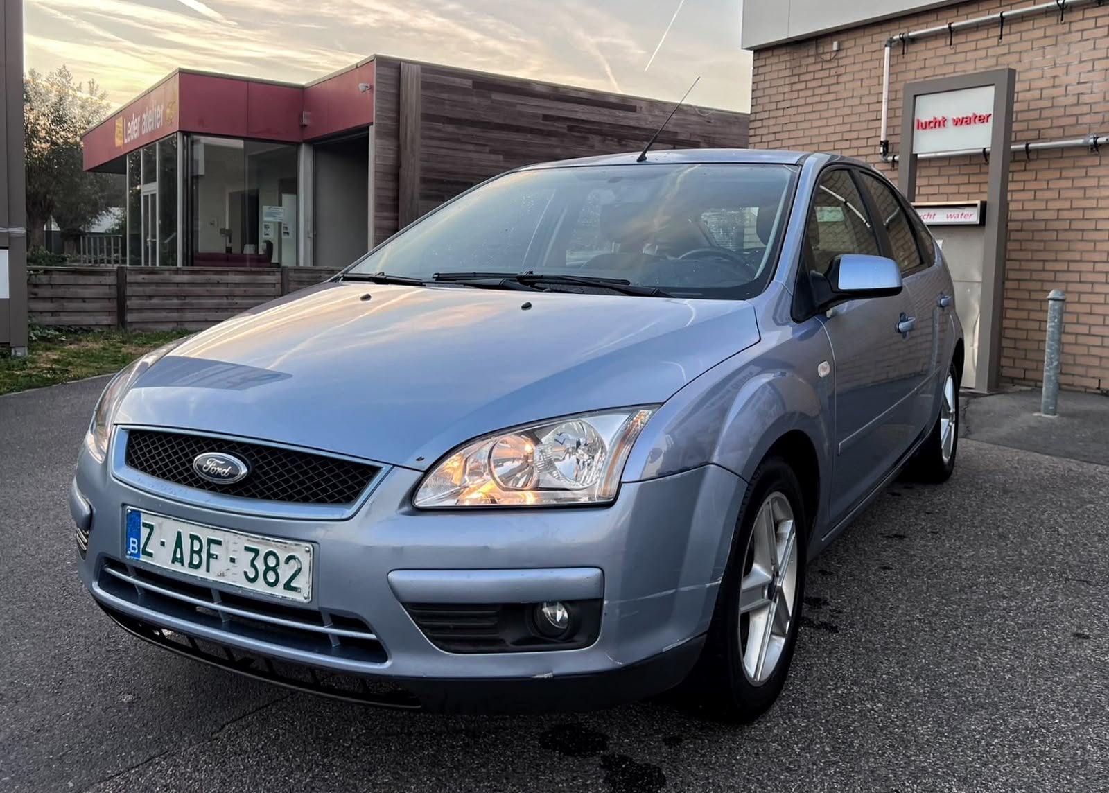Ford Focus Ghia 1.6i | 1ste eigenaar | sensoren| Trekhaak, Focus, Zwart, Bedrijf, 5 deurs