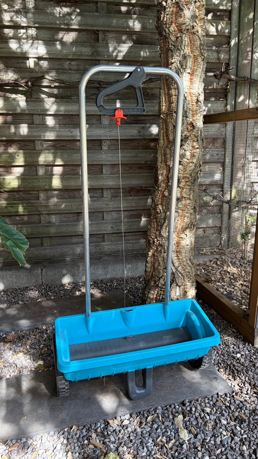 Strooiwagen Gardena, Tuin en Terras, Ophalen, Zo goed als nieuw