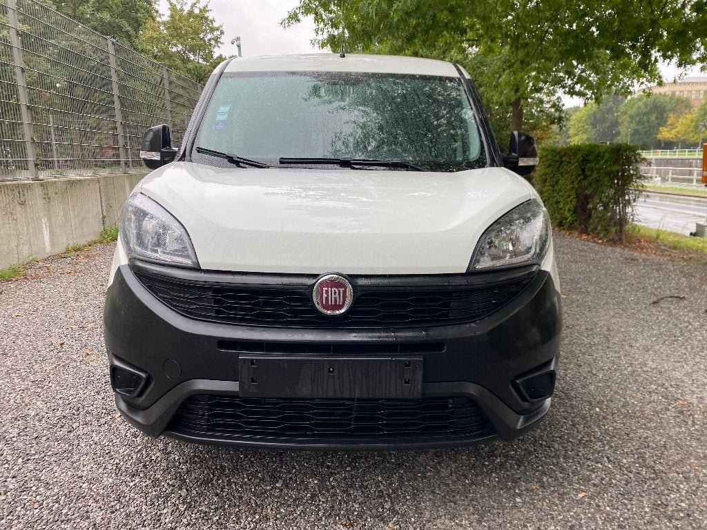 Fiat doblo utilitaire long Chassis 2018 1.4e 99000km book ok, Autos, Achat, 6 portes, Euro 6, 2 places